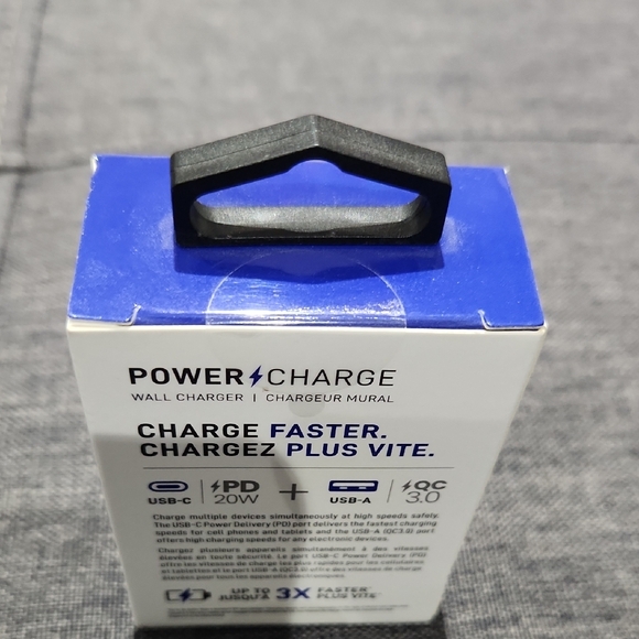 Konex 20W Wall Charger with USB-C and USB-A Ports - Picture 4 of 4